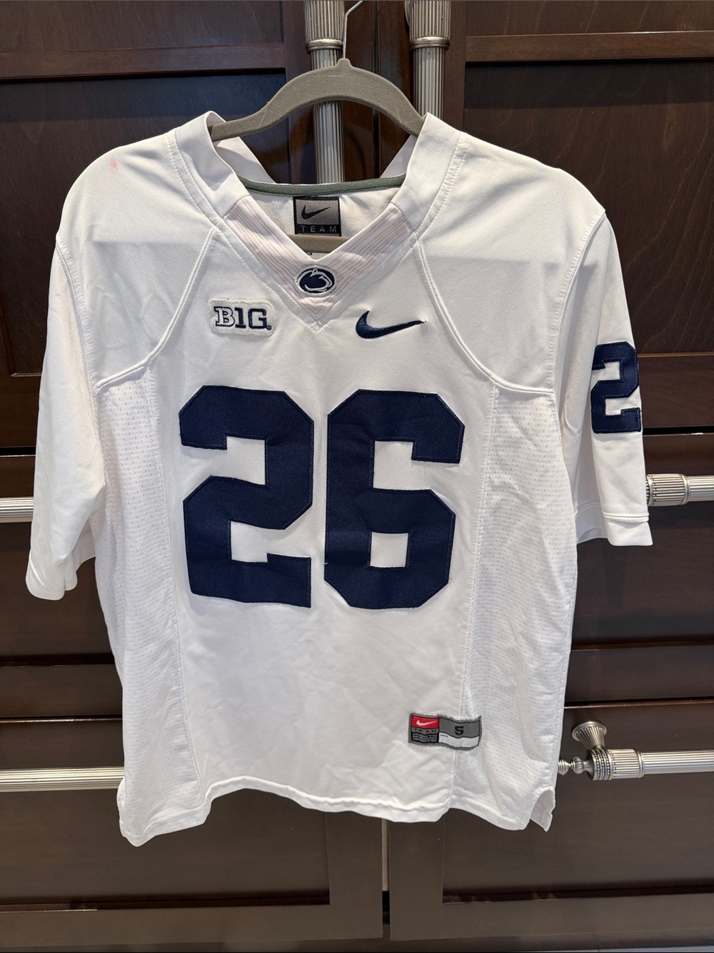 Nike Men’s White Penn State Football Jersey with Navy #26